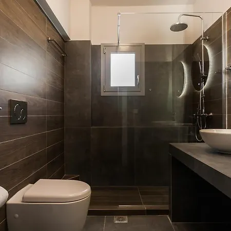Stellar 3br With Balcony By Upstreet Apartment *